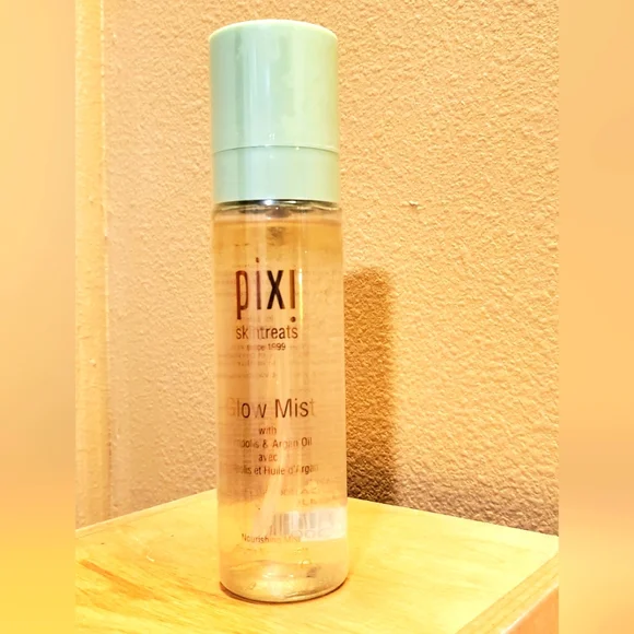 NEW PIXI Glow Mist Spray 2.70 fl. Oz. Facial Spray Skincare - Picture 2 of 8
